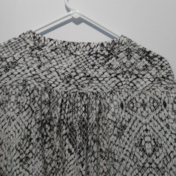 Calvin Klein Women's Animal Snakeskin Print Long Sleeve Blouse Size XL - Picture 7 of 9